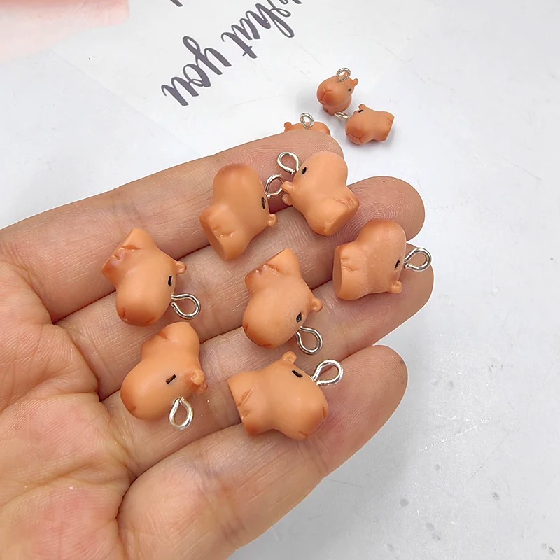 Resin Craft Projects - 10 stuks schattige kleine capibara-bedels voor